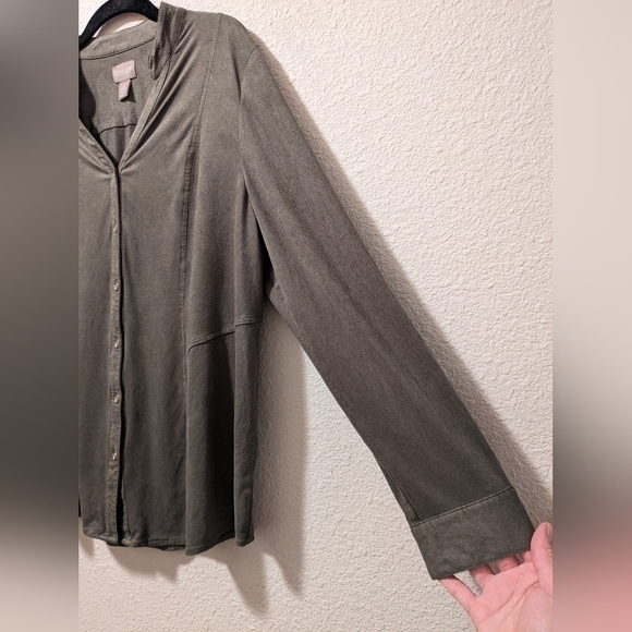 Chico's Olive Green Velvet Velour Long Sleeve Button-Up Shirt Size L - Picture 4 of 10